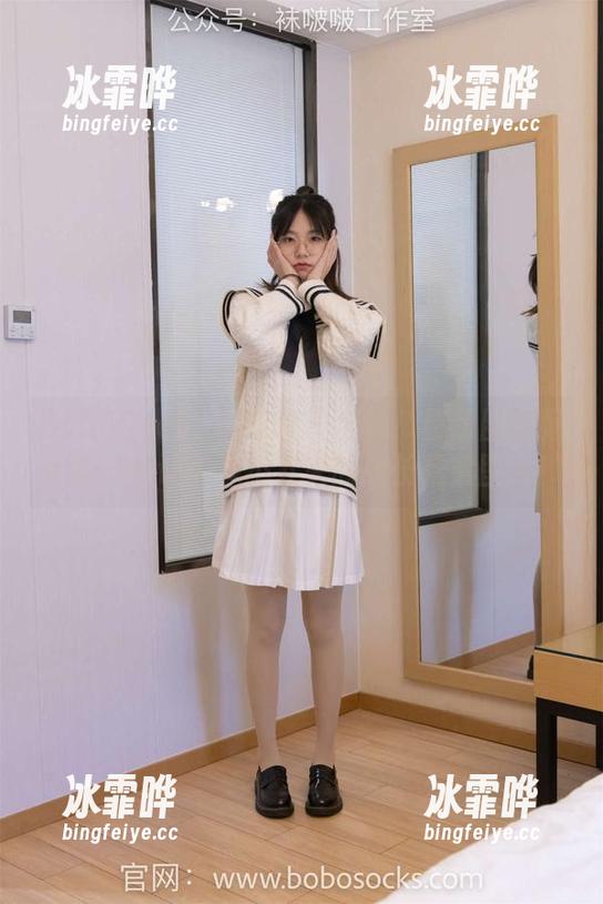 BoBoSocks袜啵啵-甜甜圈 BoBoSocks袜啵啵 - 全集!甜甜圈裸足合集一秒让你停不下来的超长花絮图片!