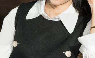KelaGirls克拉女神 – 图片上的婇妮，穿上长脚夹趾鞋，活像一个想要逃跑的精灵