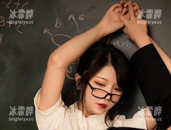 2022圣诞，怎能不把Leah梓未的美图合集揽入眼帘？眼睛都要挑花！