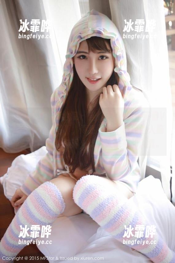 MFStar模范学院-K8傲娇萌萌Vivian MFStar模范学院 - 光是看K8傲娇萌萌Vivian的JK写真,高清那种,已经让人脑补一堆恋爱的脑洞,欢迎大家来加入我。