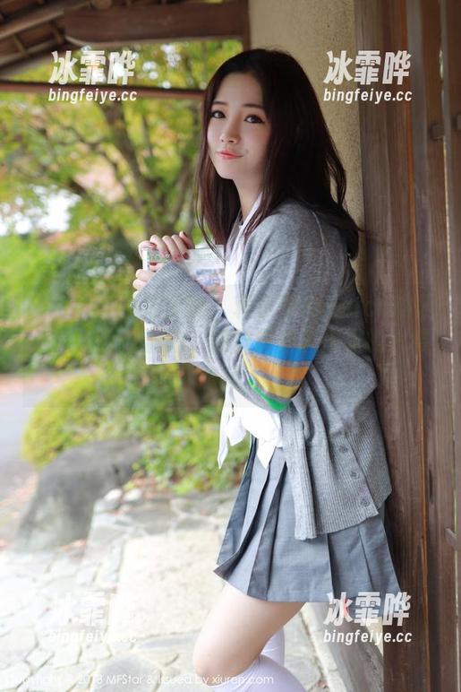 MFStar模范学院-蒋小静Jessica MFStar模范学院 - 蒋小静Jessica的黑色原图开始流动,感觉像是黑夜里的一缕微风。