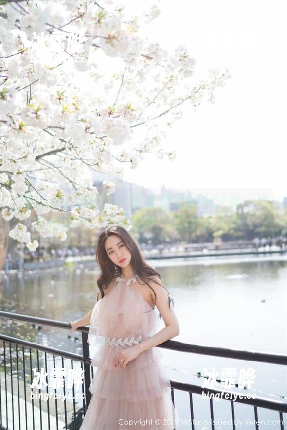 MiStar魅妍社-小沫琳 MiStar魅妍社 - 写真集里的小沫琳:她的连体衣…怎么说呢,设计真不错!