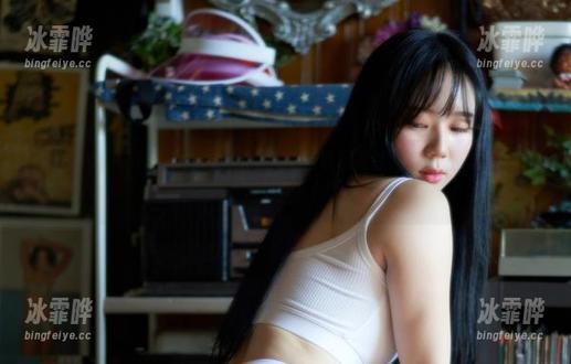 看吧，MyuA(뮤아)的私房图集！这些针织裙让我有种想“围住”的冲动！
