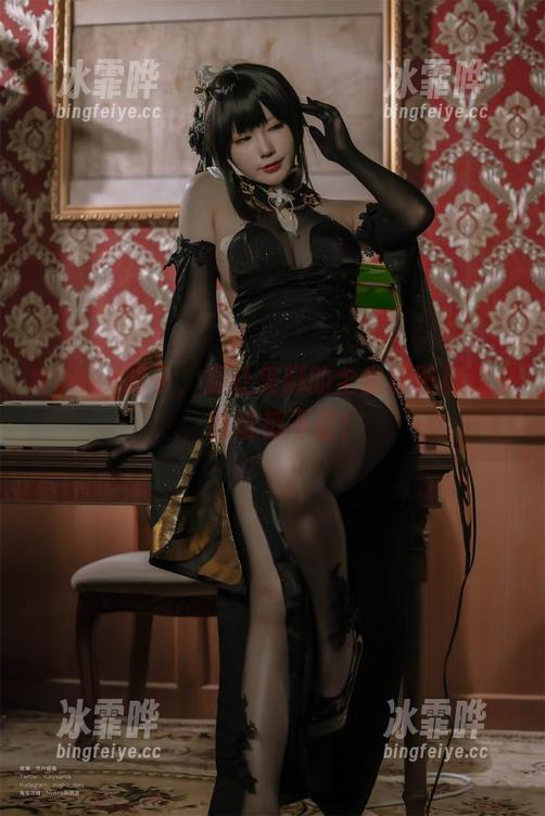 Nyako喵子，别让美脚的全套原图躲起来，我谁都不信！