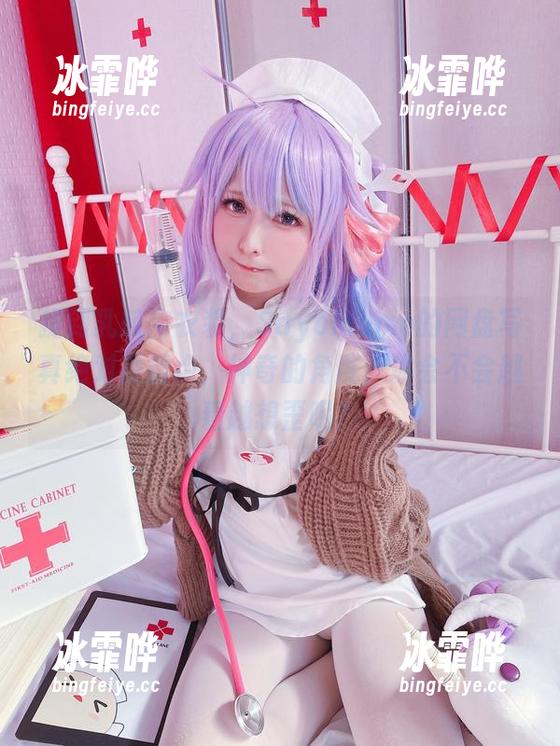 提到乳胶内衣装，SayoMomo的网盘写真绝对是重点，神奇的角度，你会不会越看越想歪呢？