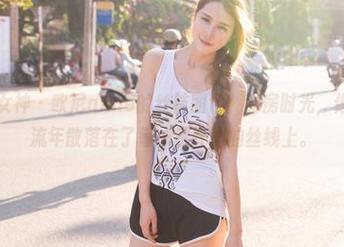 TGOD推女神 – 欧尼anne的丝袜图包：私房时光，像是低语的流年散落在了每一根纤细的丝线上。