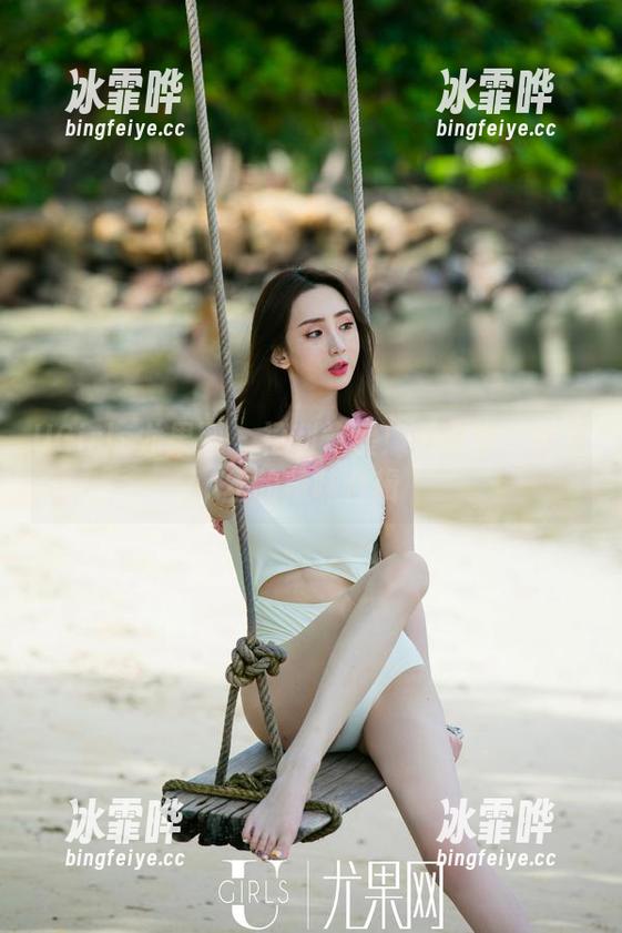 UGirls尤果网-乔依琳 UGirls尤果网 - 福利炸裂!乔依琳与裤里丝的辣味合辑