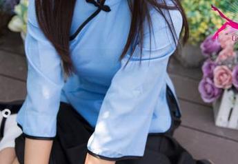 UGirls尤果网 – 孟狐狸的校园画册：蓝天白云和二次元谁更好？