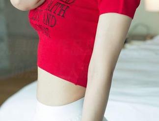 UGirls尤果网 – 作品里的小细节，芊小童的短裤让人浮想联翩！