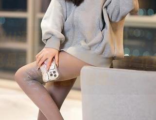 XIAOYU语画界 – 说到“温柔”，郑颖姗Bev这是要把我心都融化了吧？作品下载要注意防滑哦。