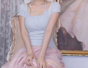 Xiuren秀人网 – 定制写真：伍晓丽Shirley要让你明白，剧情才是整个照片的“心机”！