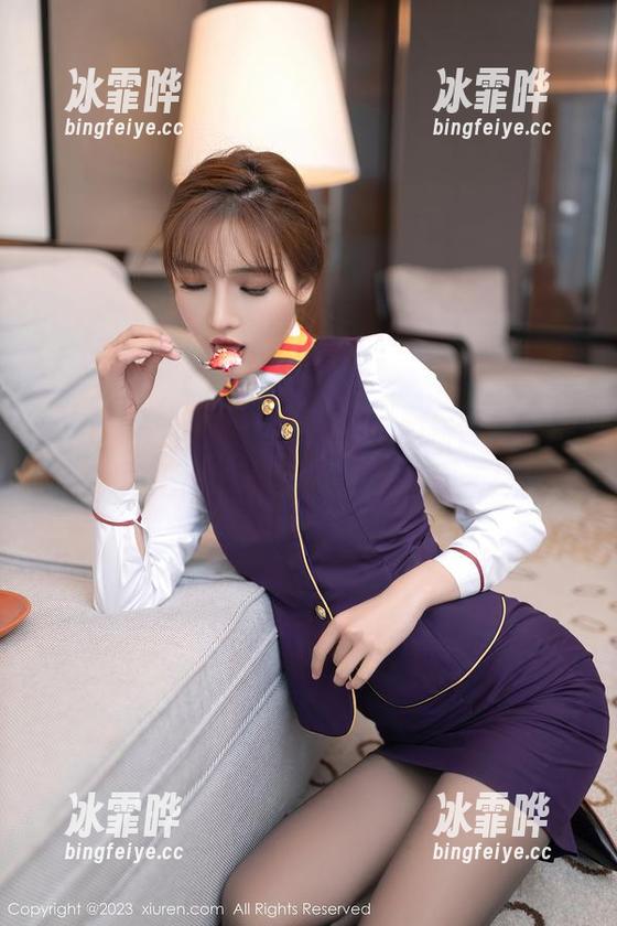 Xiuren秀人网 - 大美妞儿的新冒险：全套瑜伽图集，谁说我只能在次元里？