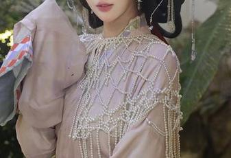 Xiuren秀人网 – 就是阿朱啊的新冒险：无圣光下的企业家制服，图个啥？