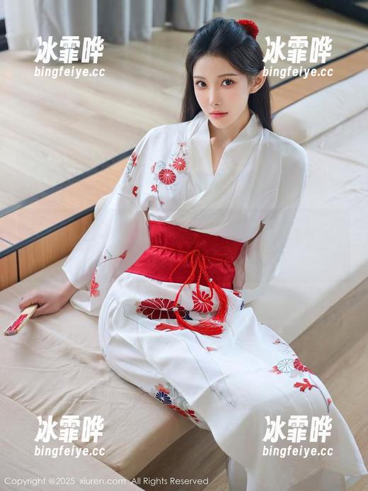 Xiuren秀人网 - 程程程又来了，全新黑丝原图，不过我还是在琢磨那姿态...