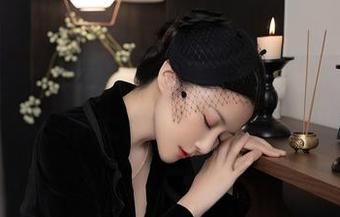 Xiuren秀人网 – 糯美子mini：居家女友白色吊带大作战–有图有真相！