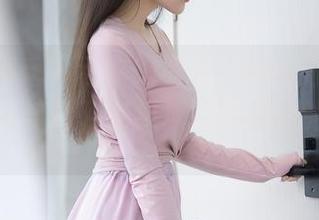 Xiuren秀人网 – 陶喜乐_lele的女仆游戏，身材与福利交织成无可抵挡的吸引力。