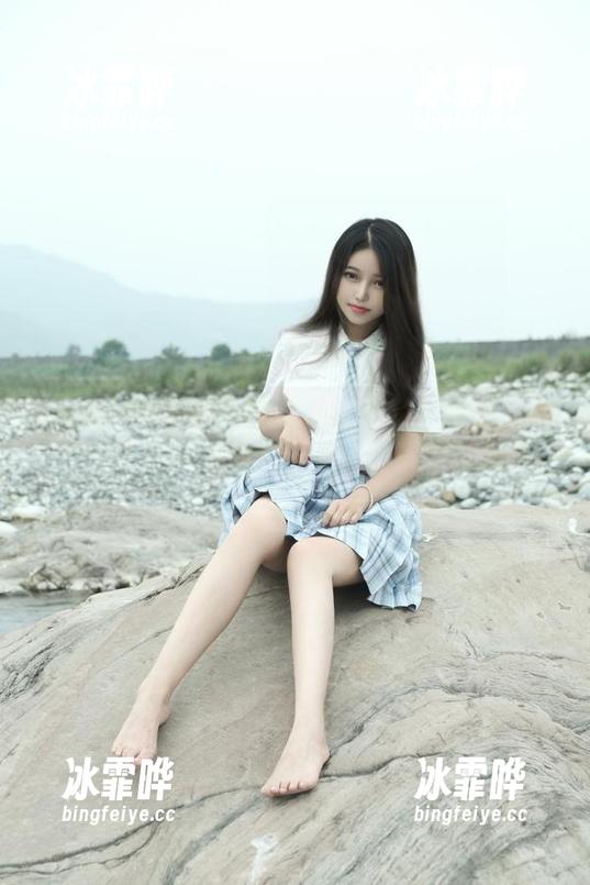 当eloise软软化身牛仔裤女神，高清刺激全网你的视线！