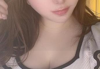 丝袜与腿，Saku的完美组合，套图里藏着小调皮。
