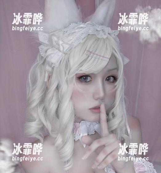 你没听说过吗？一笑芳香沁的“蚕食”，免费下载可以铺成一地的情绪。