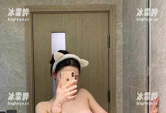 不爱笑的赛琳 微密圈 - 不爱笑的赛琳修女全套,图片之下藏着些别的什么…