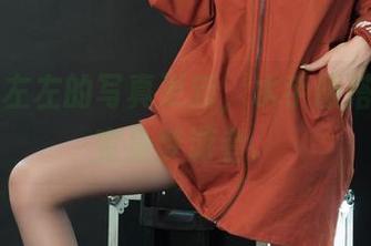 丽柜 – 左左的写真更新，水手服搭配一秒变身梦游者。