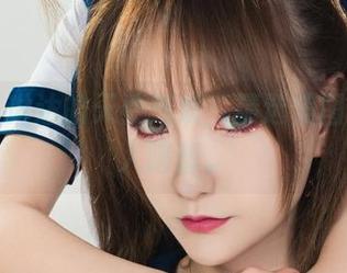 丽柜 – 琳达的天使气质，精选美图却总让人瞎想。