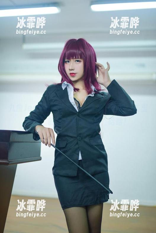 九曲Jean和她的日常，高清写真把‘忙里偷闲’的哲学推向极致，哈哈！