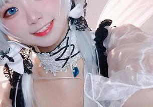 伊喵君_Nya的红裙，别关注她的裙子了，原图里都跑到哪里去了？