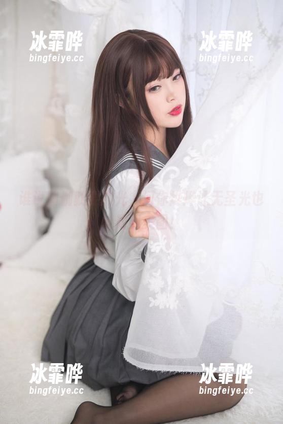 谁说瑜伽就要放光，问你烨烨让无圣光也能做到美图！