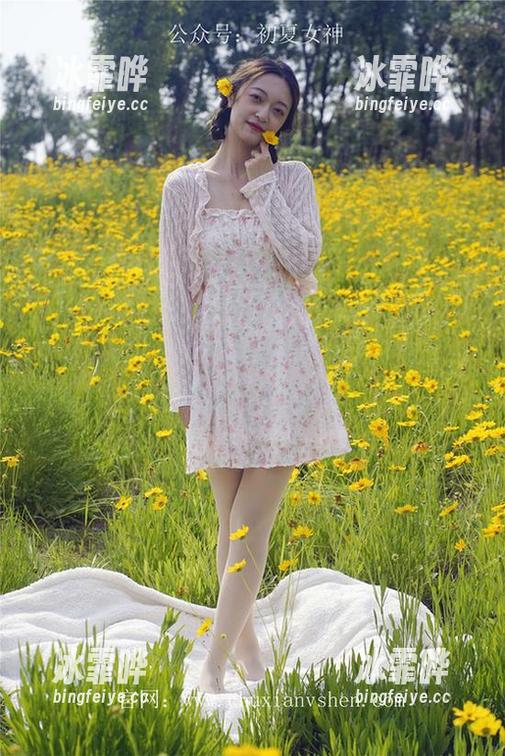 初夏女神-柒柒 初夏女神 - 发布免费图包!因为柒柒说,丸子和小玉是绝配