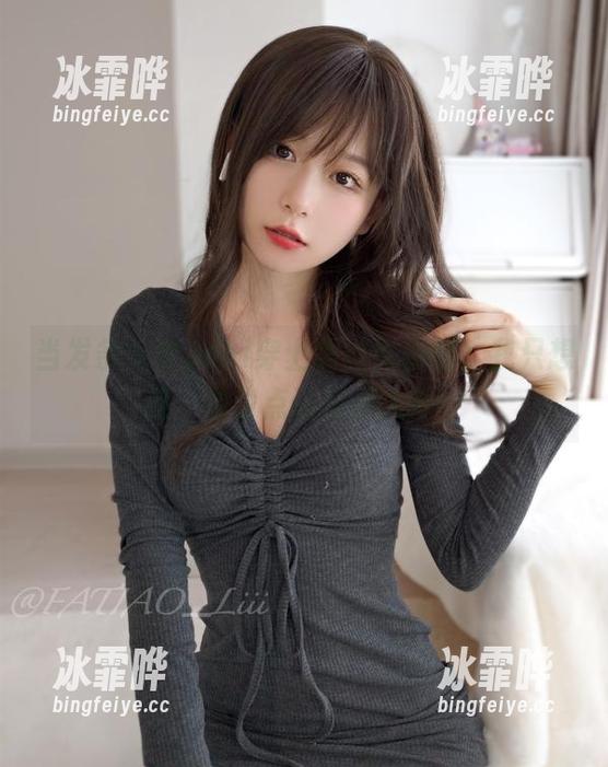 当发条少女yoki穿上黑丝女仆装，我只想问：做甜点还是派人做？