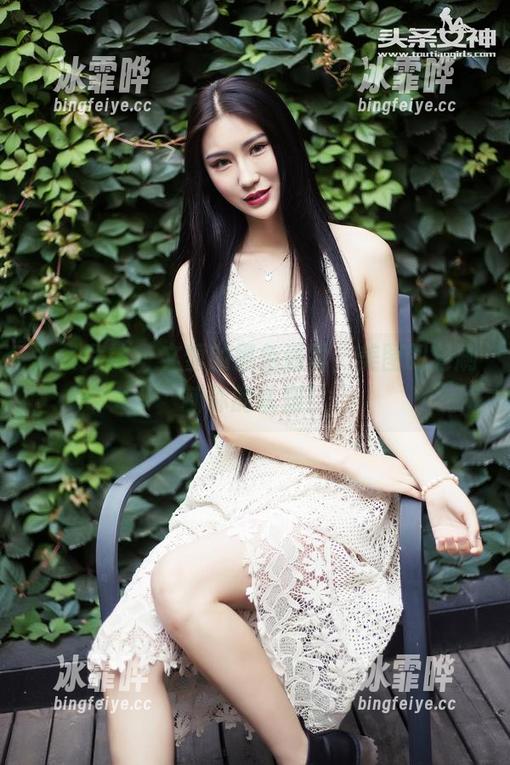 头条女神-文雪 头条女神 - 文雪的黑色迷雾,美图即将刷新你的认知!