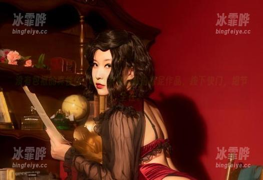 没有包袱的真性情：奇行家狗崽私拍裸足作品，按下快门，细节全在。
