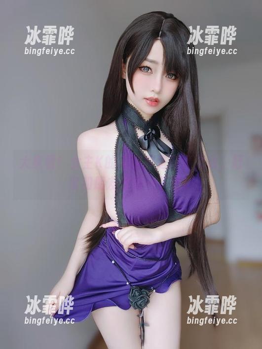 大家看！女主K的美腿真是高清灵动，赶紧和朋友分享一下吧！