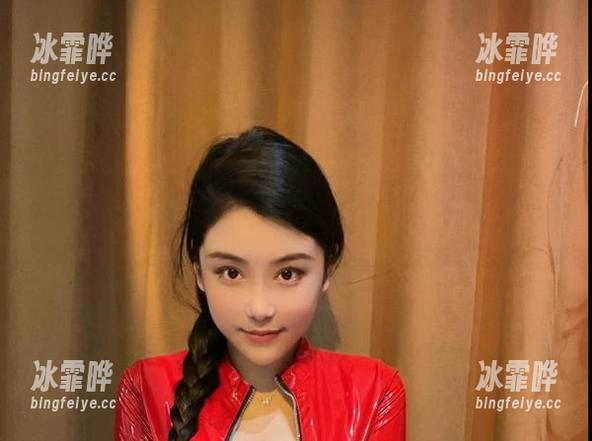 奶雯 微密圈 - 图片里的奶雯,和瑜伽一起斗智斗勇,结果到底谁赢了?