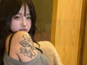 微密圈 – 这组小u优优子浴室照，让我实在是…挺别扭的啊