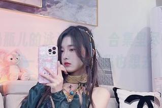 小小奶瓶儿的泳池分享，合集里尽情释放，每一张都想说‘我也想去’