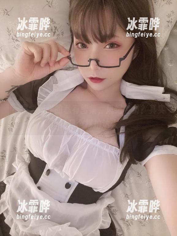 小泉学姐吖的私有图集，风纪委员？其实只是个摆拍达人