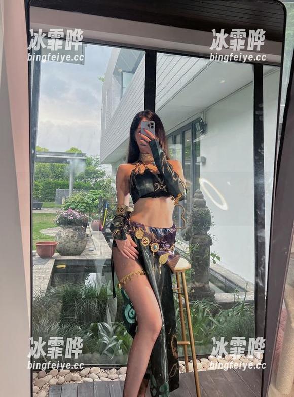 小玉吃果冻 微密圈 - 小玉吃果冻穿上和服:下载图包前请系好安全带!