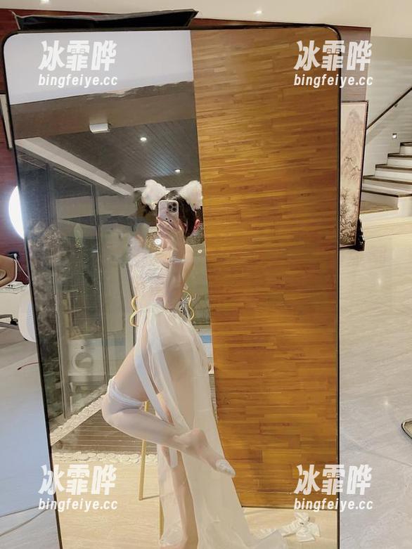 小玉吃果冻 微密圈 - 小玉吃果冻的清纯合集:每张都像是偷来的糖果!