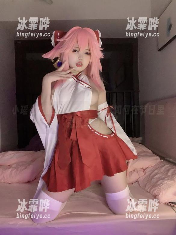 小瑶幺幺的圣诞奇遇：看我如何在节日里摆脱单身狗