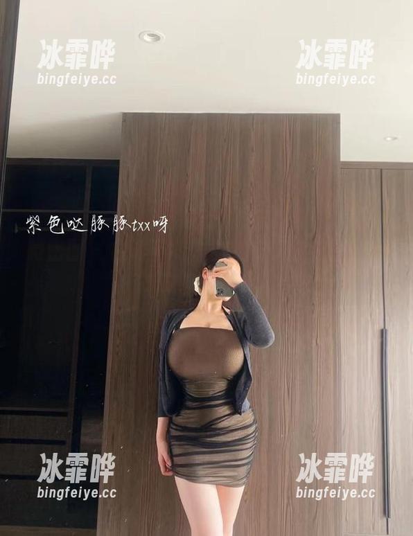 小芯酱 微密圈 - 白裙下的轻盈舞蹈:小芯酱分享独特的自我表达