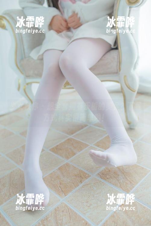 少女秩序-乐栀 少女秩序 - 想全套拥有乐栀的美足?下载方式其实很简单哟!