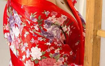 尤果网爱尤物 – 新一波董小姐poppy内衣写真集更新，怎么总能引人注目呢？