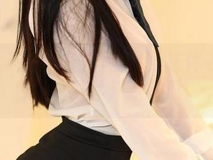尤蜜荟 – 小尤奈告诉你：穿连体衣和拍写真，有时候只是冥思。