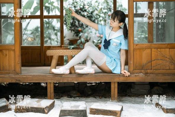 从幼水铃衣的电子女友图集中，发现了一些“特别的”东西