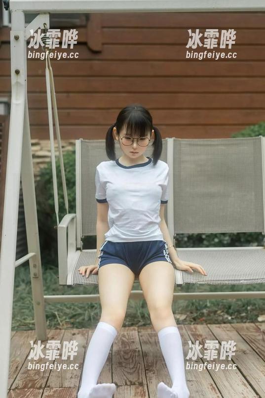 怎么说呢，幼水铃衣作品集中小猫猫的更新绝对画风清奇！