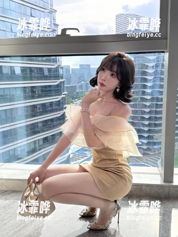 徐莉芝Booty 微密圈 - 果然,女君的交接好像在徐莉芝Booty的作品里开启了一扇扇门。