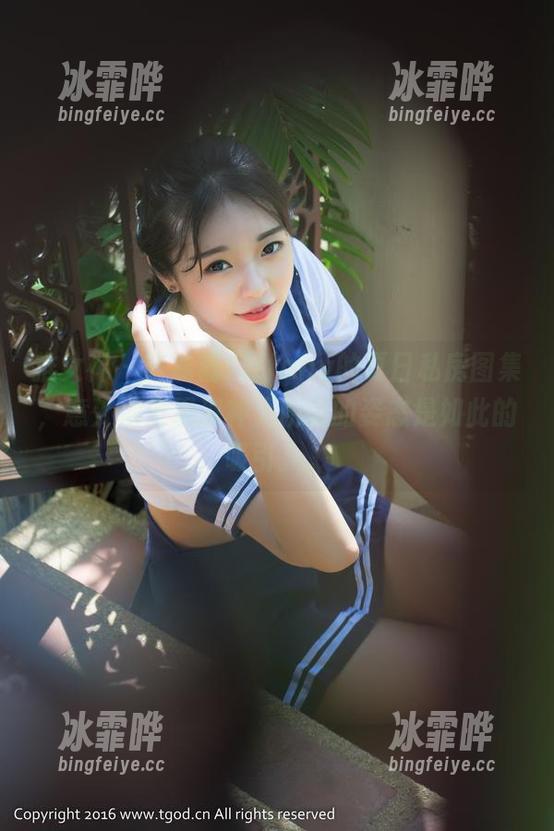 推女神 - 陈嘉嘉Tiffany的夏日私房图集，意外地发现那种无所谓的姿态是如此的吸引人。