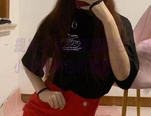 微密圈 – 提袜少女的盛夏图包，穿着蜡笔小新那种色彩就对了！